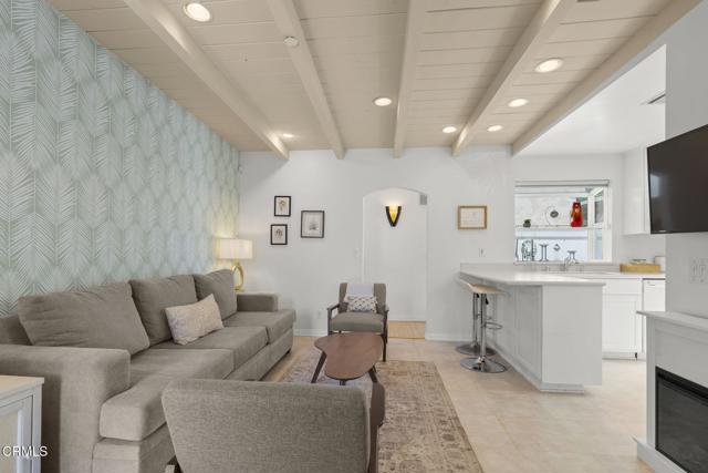 2036 Pierpont Boulevard, Ventura CA: https://media.crmls.org/mediaz/fe6c9f76-4890-45df-9a00-926076137c01.jpg