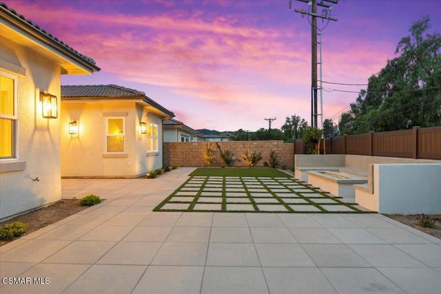 361 Toyon Court, Thousand Oaks CA: https://media.crmls.org/mediaz/fe6d06c9-aa51-422d-aad9-5f502ac01782.jpg