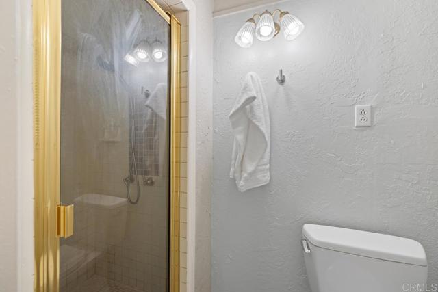 131 H Avenue, Coronado CA: https://media.crmls.org/mediaz/fe6d3b2c-9606-4431-a59b-77eb3e3a8ad4.jpg