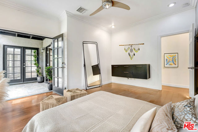 855 N Sweetzer Avenue, West Hollywood CA: https://media.crmls.org/mediaz/fe6d54d5-914d-4fd2-b287-b2f5a686c621.jpg
