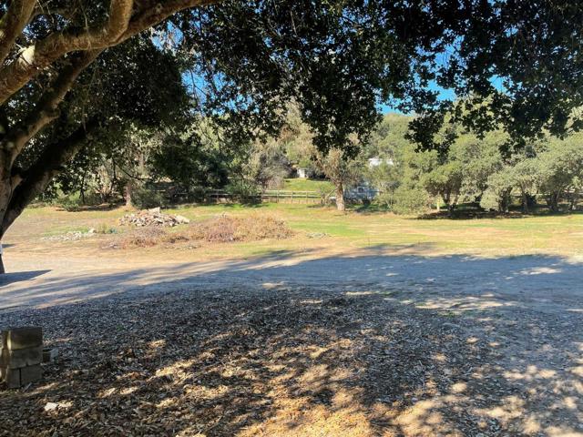 319 Echo Valley Road, Salinas CA: https://media.crmls.org/mediaz/fe6d8f20-e719-413b-b3ff-547a5b7e1f85.jpg