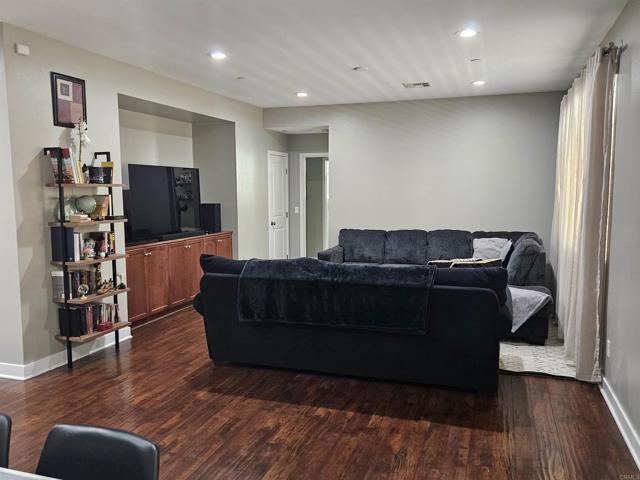 7508 EAGLE Drive, Santee CA: https://media.crmls.org/mediaz/fe6db2ee-5434-4d90-9226-6ee1fa8afda2.jpg