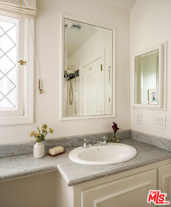322 Lorraine Boulevard, Los Angeles CA: https://media.crmls.org/mediaz/fe6de0a1-2dcd-49a5-93ee-e9fe883f1c9b.jpg