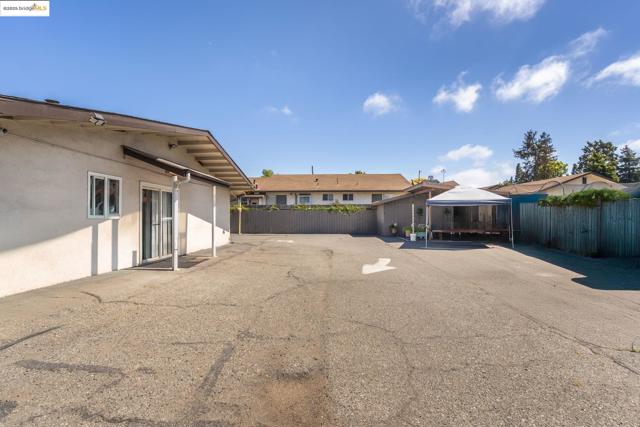 18905 Standish Ave, Hayward CA: https://media.crmls.org/mediaz/fe6df1ff-eb26-4f54-8153-e871ccd8fc35.jpg