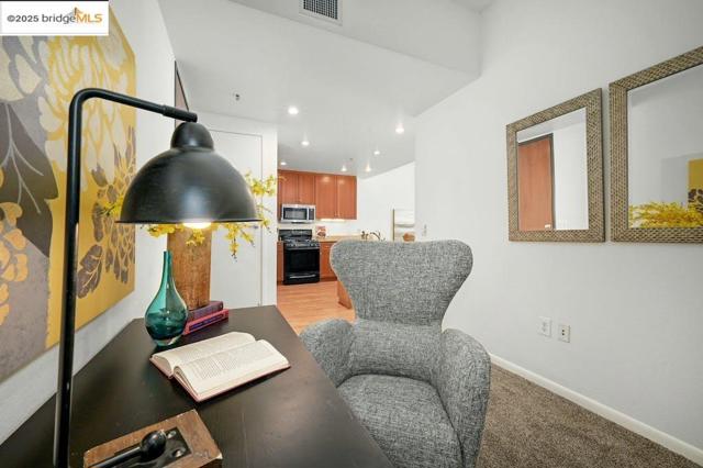5855 Horton St, Emeryville CA: https://media.crmls.org/mediaz/fe6e407e-fcfc-48ff-b25e-1e2d581258a2.jpg