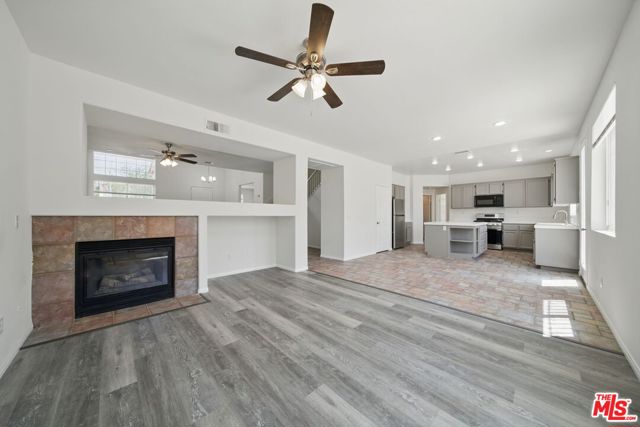 3702 Las Palmas Avenue, Palmdale CA: https://media.crmls.org/mediaz/fe6e9c00-0862-48ba-8d69-abc035285bc6.jpg