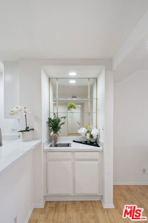 10535 Wilshire Boulevard, Los Angeles CA: https://media.crmls.org/mediaz/fe6ea0ab-65f4-44ae-ad5f-7712cb946287.jpg