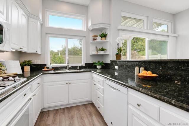 7561 Hazard Center Drive, San Diego CA: https://media.crmls.org/mediaz/fe6f53e1-a503-4325-be4a-199859e172be.jpg