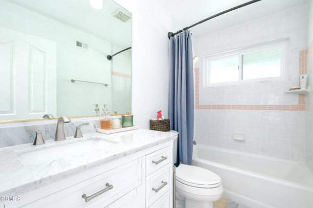 2207 Terra Bella Lane, Camarillo CA: https://media.crmls.org/mediaz/fe6f86ec-3715-46ba-8700-50c982949a27.jpg