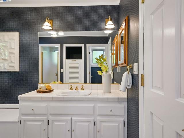 Image 41 of 60 For 4103 Greenoaks Way