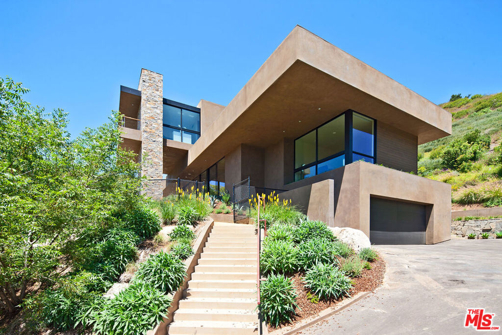 MLS #26863541 image #2