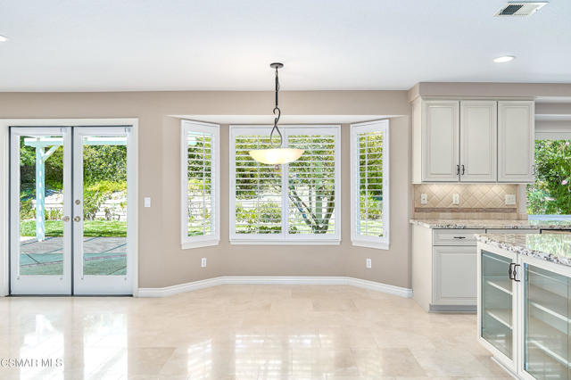 3041 Three Springs Drive, Westlake Village CA: https://media.crmls.org/mediaz/fe6fc4f0-ce80-4807-8d50-f14789e6b5b4.jpg