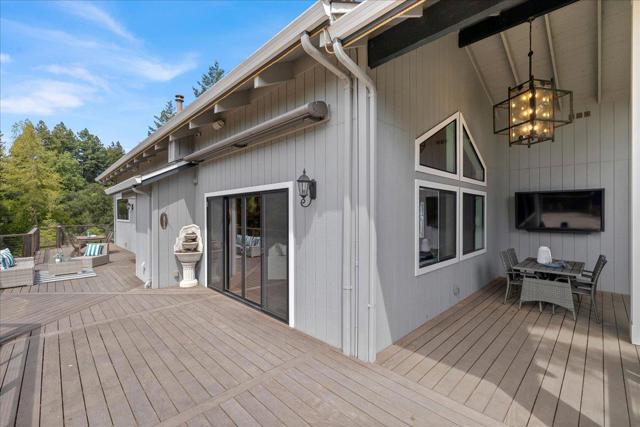 23435 Summit Road, Los Gatos CA: https://media.crmls.org/mediaz/fe6fe067-33d5-4570-b75b-4e22aacb7432.jpg