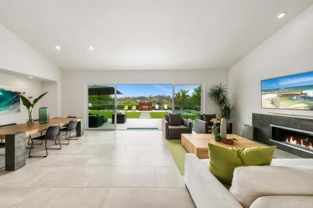 Detail Gallery Image 1 of 1 For 1504 Hamilton Ln, Escondido,  CA 92029 - 5 Beds | 4/1 Baths