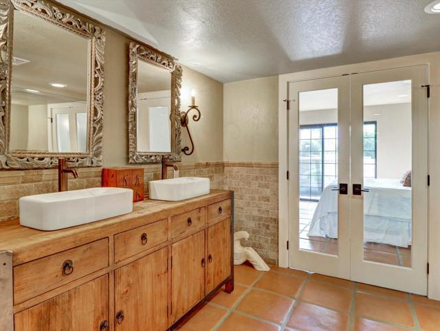 2001 E Camino Parocela, Palm Springs CA: https://media.crmls.org/mediaz/fe7083f5-b784-4d7d-aee7-fdea2fc22047.jpg