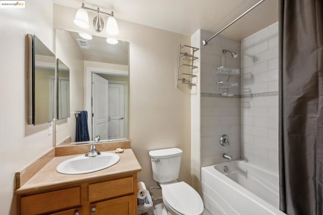 1310 Creekside Dr, Walnut Creek CA: https://media.crmls.org/mediaz/fe70d7a9-ffe7-49ce-84f7-b88b64e9ef10.jpg