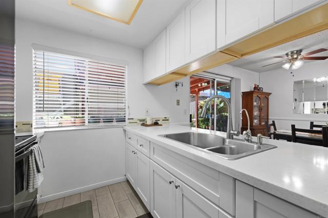 Detail Gallery Image 13 of 42 For 11935 Royal Rd #E,  El Cajon,  CA 92021 - 3 Beds | 1/2 Baths