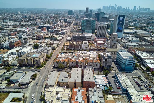 620 Gramercy Place, Los Angeles, California 90005, ,1 BathroomBathrooms,Condominium,For Sale,Gramercy,24426683