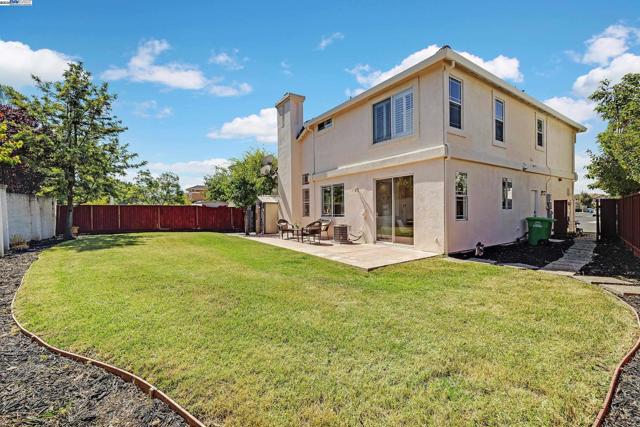 100 Arroyo Ct, Union City CA: https://media.crmls.org/mediaz/fe7188ee-41e6-4092-a2db-ff59b4d059ed.jpg