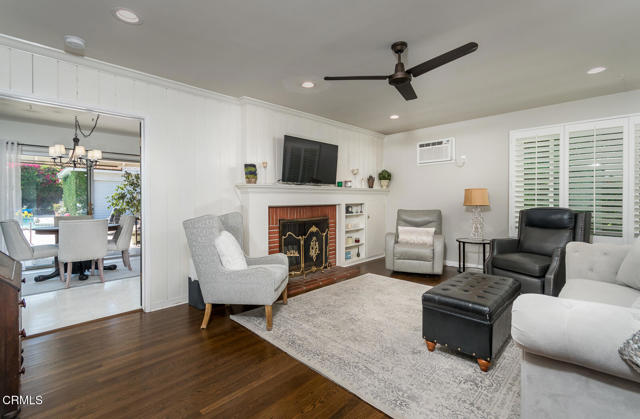 4841 Hill Street, La Canada Flintridge CA: https://media.crmls.org/mediaz/fe720c79-7bcb-4be1-8d19-46ca366d609d.jpg