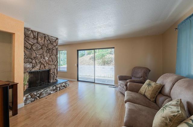 18105 Wylie Hill Lane, Prunedale CA: https://media.crmls.org/mediaz/fe721184-2db0-4609-8426-9d8911cc2963.jpg