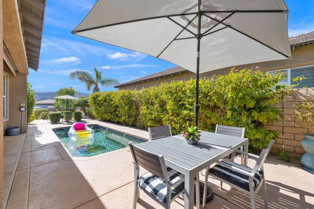 37 Shoreline Drive, Rancho Mirage CA: https://media.crmls.org/mediaz/fe72faf0-10e3-4e81-890a-69b47ef44ad8.jpg
