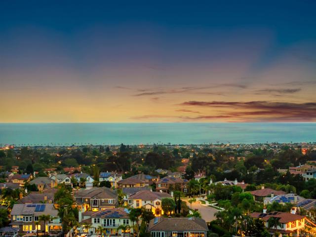 6660 Curlew Ter, Carlsbad CA: https://media.crmls.org/mediaz/fe73274e-4438-4448-80b6-7a10583f08c6.jpg