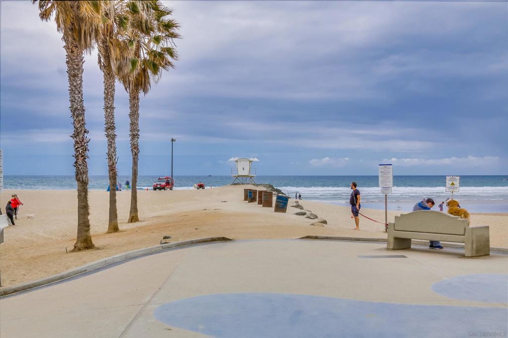https://media.crmls.org/mediaz/fe745ed2-6525-488f-99f8-d860099ebe66.jpg?preset=X-Large