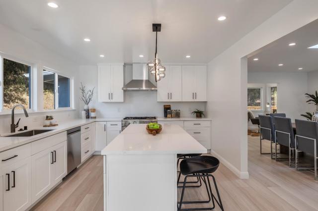 1315 Black Mountain Road, Hillsborough CA: https://media.crmls.org/mediaz/fe755ea7-a5ce-4239-a0ef-9e20e5a41634.jpg