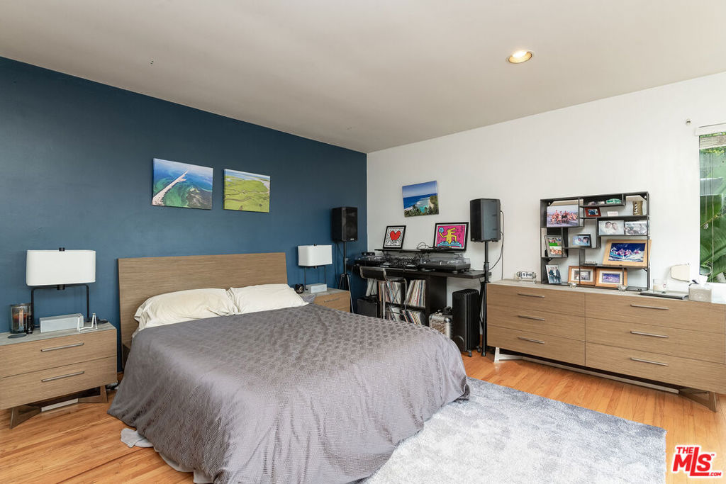 MLS #25578199 img 15