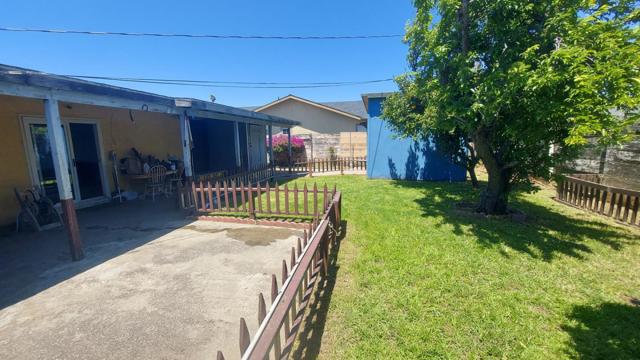 1208 Ramona Avenue, Salinas CA: https://media.crmls.org/mediaz/fe75f38e-4afd-4da6-8773-24c0a9429ce1.jpg