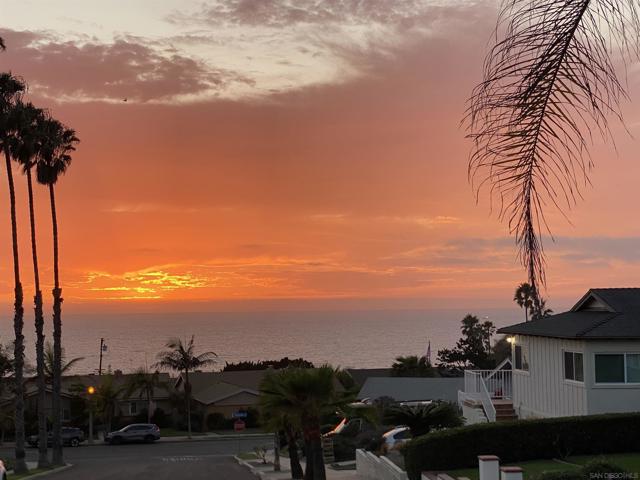 4462 Algeciras, San Diego CA: https://media.crmls.org/mediaz/fe768caf-da1e-4253-8089-6ae512e818b8.jpg