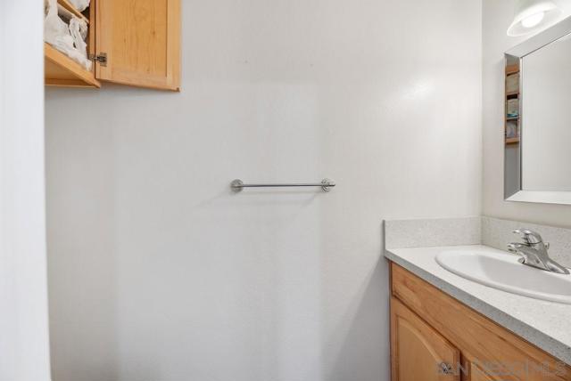 1111 Seacoast Dr, Imperial Beach CA: https://media.crmls.org/mediaz/fe76b13d-d449-4a73-a761-14938054df3a.jpg