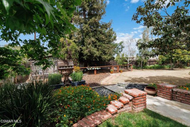 1881 Wellesley Drive, Thousand Oaks CA: https://media.crmls.org/mediaz/fe76ce86-eb1a-49d3-94a6-729e13e9863b.jpg