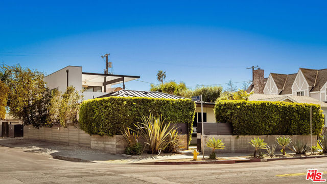 870 Rose Avenue photo 45