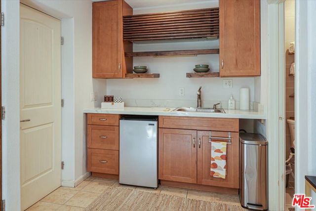 208 Villorrio Drive, Palm Springs CA: https://media.crmls.org/mediaz/fe776677-e4c5-4222-8779-d2ada7087183.jpg