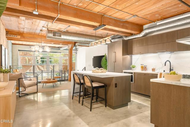 Detail Gallery Image 8 of 53 For 530 S Hewitt St #144,  Los Angeles,  CA 90013 - 2 Beds | 1/1 Baths