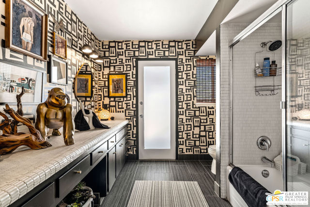 2455 S Via Lazo, Palm Springs CA: https://media.crmls.org/mediaz/fe77d245-01fe-424a-b26a-47a1c1038c61.jpg