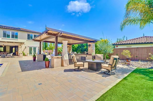 466 Agua Vista Dr, Chula Vista CA: https://media.crmls.org/mediaz/fe781ee2-bc34-429d-a305-7400a94e31b3.jpg