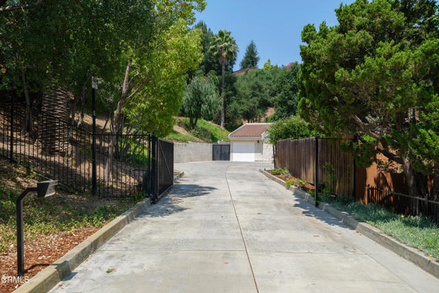 872 Flores De Oro, South Pasadena CA: https://media.crmls.org/mediaz/fe791fa3-45c6-4fa5-b3cd-8d3e4e875dbf.jpg