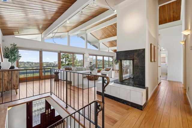 2140 Pullman Ave, Belmont CA: https://media.crmls.org/mediaz/fe79dc15-daa5-4cc9-93c8-a3b10576a15e.jpg