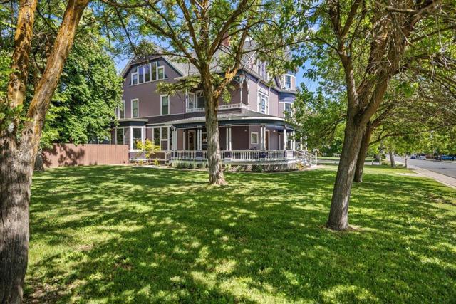 223 N Oregon Street, Yreka CA: https://media.crmls.org/mediaz/fe79f487-2109-44d6-9af7-450162cb76da.jpg