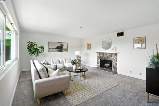 3101 61St Ave, Oakland CA: https://media.crmls.org/mediaz/fe7aa458-1784-46ff-9d84-ec1bdb18de54.jpg