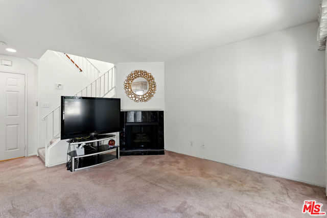 4044 Rosemead Boulevard, Pico Rivera CA: https://media.crmls.org/mediaz/fe7aabbb-8887-4a71-9f73-0756bb422021.jpg