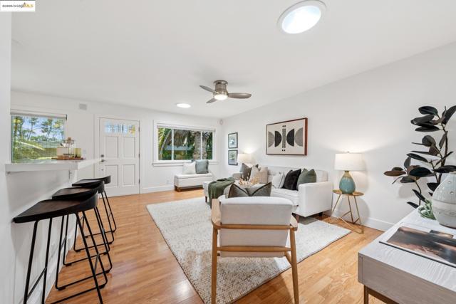 2028 Damuth St, Oakland CA: https://media.crmls.org/mediaz/fe7add00-42dd-469a-a164-63c1c6445ba2.jpg