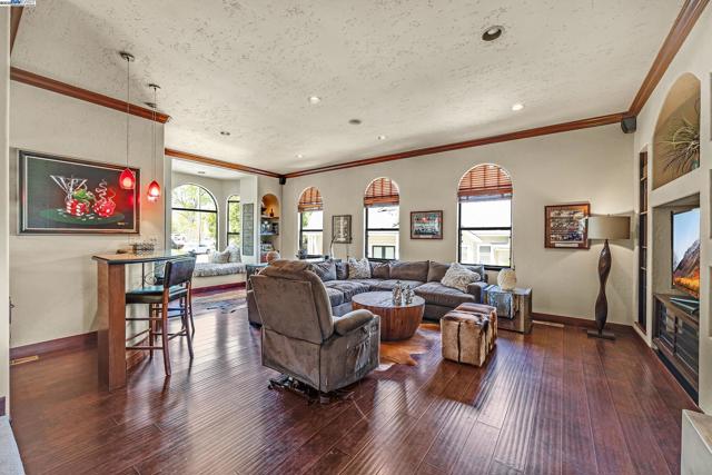 141 Ray St, Pleasanton CA: https://media.crmls.org/mediaz/fe7bbb0f-f661-44e2-a598-e85cb4ee3c30.jpg