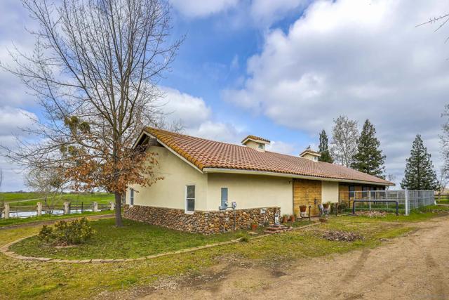 24943 N McIntire Road, Clements CA: https://media.crmls.org/mediaz/fe7bd2cc-4aff-4ffa-8436-1cec6f7afcd5.jpg