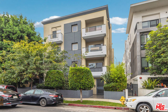 1529 S Westgate Avenue, Los Angeles CA: https://media.crmls.org/mediaz/fe7c64d3-d4d2-4cdf-b031-b0dad37ad218.jpg