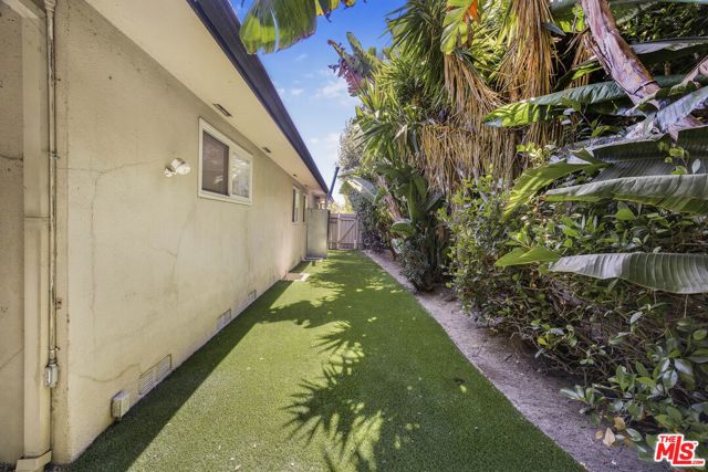 3133 Barbydell Drive, Los Angeles CA: https://media.crmls.org/mediaz/fe7ce245-3d1d-49ca-a2c0-b349d0d35a8e.jpg