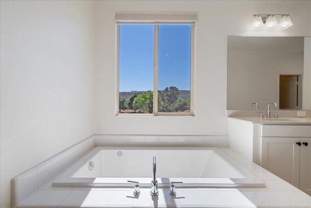 Detail Gallery Image 24 of 49 For 31552 Calle De Las Rosas, Bonsall,  CA 92003 - 4 Beds | 2/1 Baths